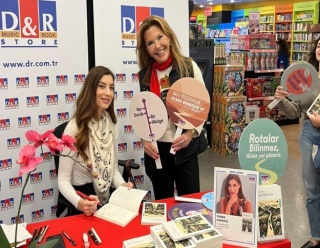 FUNDA KARAYEL, OKURLARIYLA D&R AKMERKEZ’DE BULUŞTU