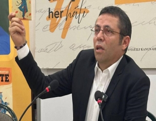 GAZETECİ ÖNCE BİREY OLMALI