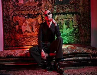 YENİ ŞARKI HABERİNİ VERDİ