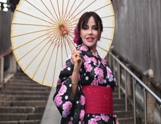 ŞEBNEM DEMİR'İN JAPONYA KEYFİ