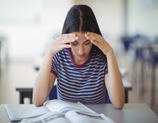 SINAV BASKISI RİSKLİ ARAYIŞLARI ARTTIRIYOR