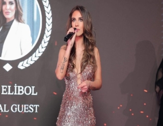 NAZ ELİBOL GECENİN YILDIZI OLDU